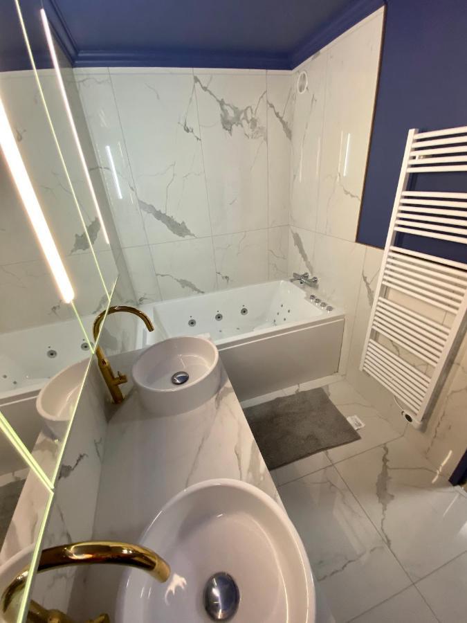 Apartamento Luxury Paris La Vie En Rose Jacuzzi Terrasse Parking Exterior foto
